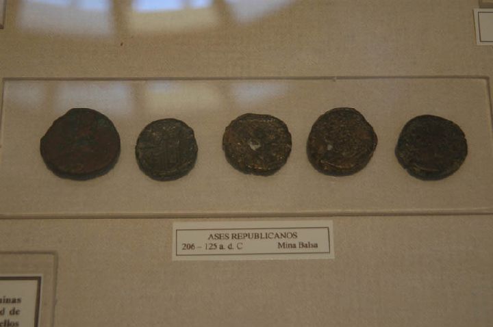 [La_Union_Museo_Arq_Portman]_Muestra_de_monedas_romanas_de_la_epoca_de_la_Republica