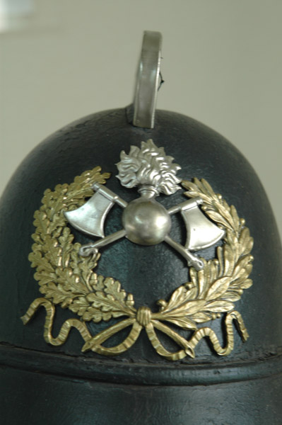 [La_Union_Museo_Etnologico]_Casco_con_los_elementos_propios_del_cuerpo_de_Bomberos