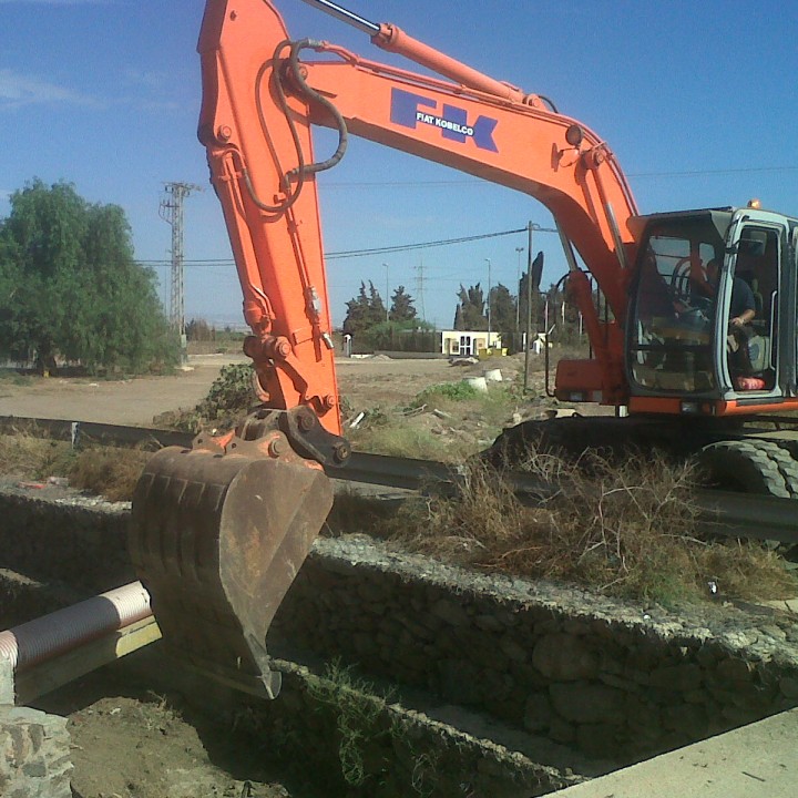 2014_RAMBLA_TALLER_DETRAS_PISCINA_IMG-20140923-00343