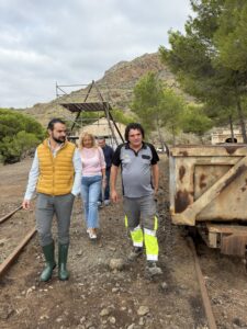 El alcalde de La Unión visita el entorno minero del Túnel “José Maestre” en Portmán