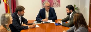 Reunión en la Consejería de Salud para atender las necesidades de La Unión